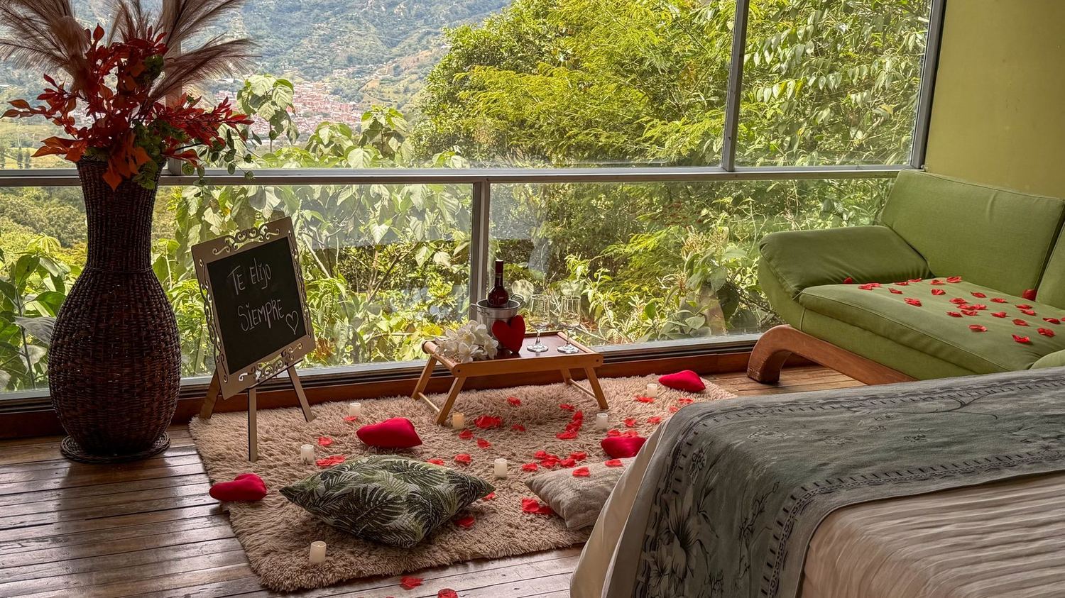 Decoración romántica para aniversarios en Ancestral Glamping